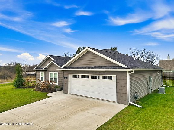 2nd image of 25 N Luna Ln