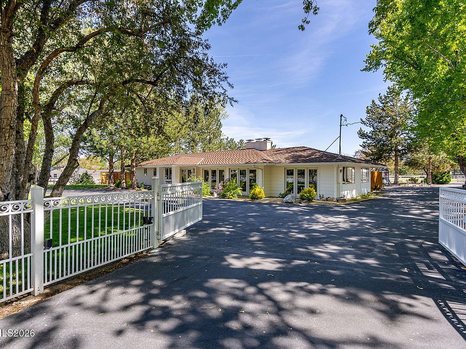 1st image of 990 Del Monte Ln