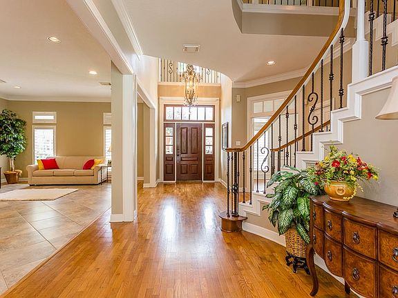 3rd image of 14 Dartmoor Ct