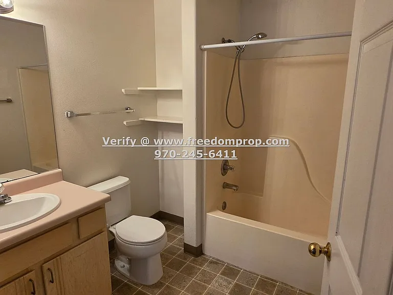 Belford Ave 1102 — Photo 5