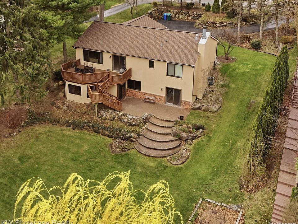 1st image of 3330 Benstein Rd
