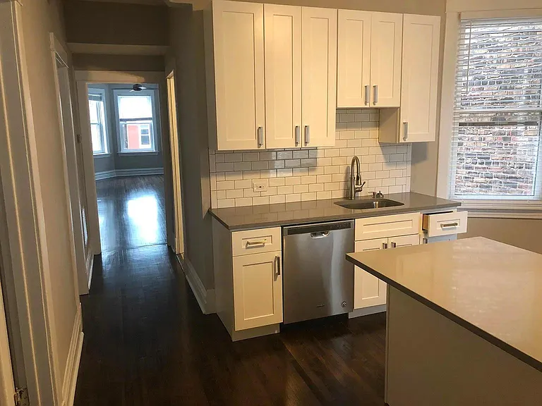 1726 N Honore St #2 — Photo 6