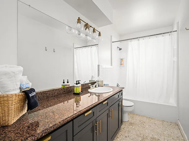 13122 Barryknoll Ln — Photo 25