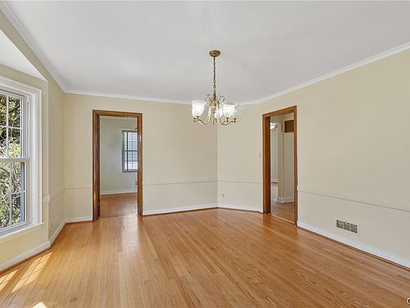 3rd image of 105 Bradford Pkwy