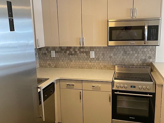 3rd image of 144 W 23rd St APT 8E
