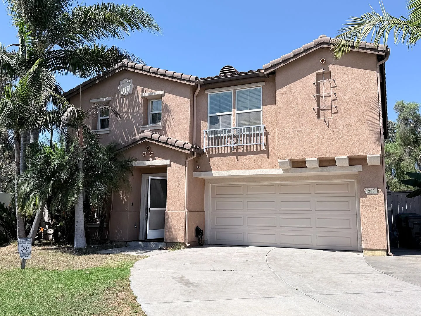 4 bedroom in Oceanside — Photo 3