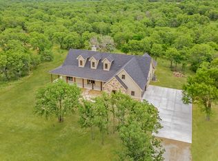 198 Woodlands Ln, Chico, TX 76431