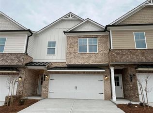 15 Creekside Commons Dr, Hoschton, GA