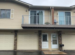 803 Parkside Dr, Vadnais Heights, MN 55127