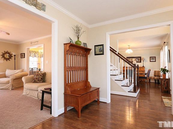 3rd image of 408 Delvin Ln