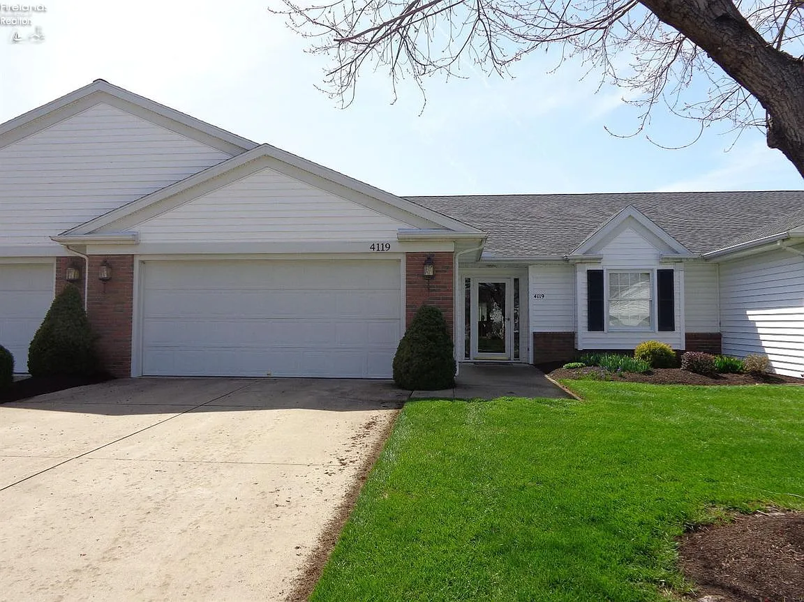 4119 Huntfield Dr photo 1