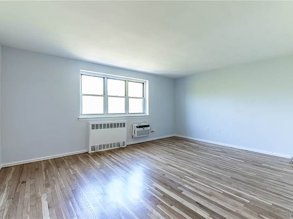 2nd image of 15325 88th St APT 4A