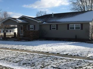 600 W Maple St, Gillespie, IL 62033