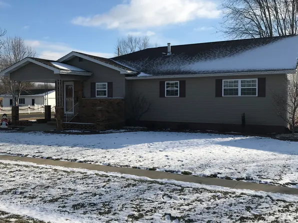600 W Maple St, Gillespie, IL 62033