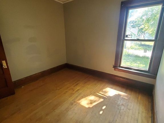 5th image of 3230-3230A N 35th St #3230
