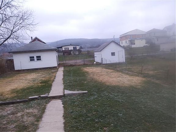 3rd image of 217 W Owens Ave