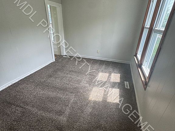 3rd image of 1208 Mackinaw St