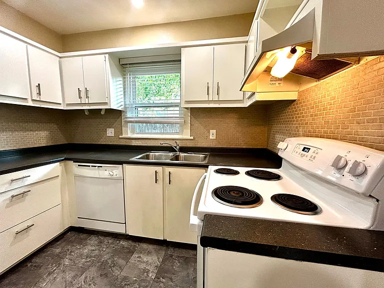 2904 Pearl St #A — Photo 10