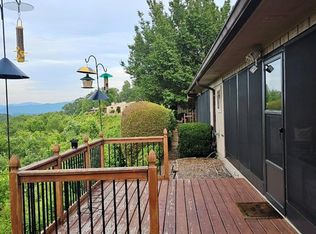 256A Ridgecrest Villas Dr, Franklin, NC 28734