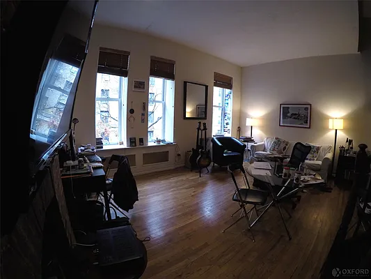 Rented by Oxford Property Group | media 16