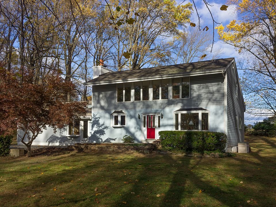 2nd image of 1280 River Rd