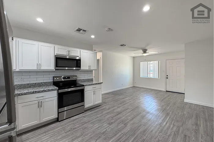 1342 E Willetta St #6 — Photo 11