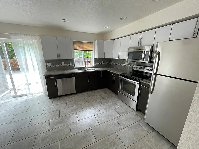 1322 S Coffman St #5 — Photo 5
