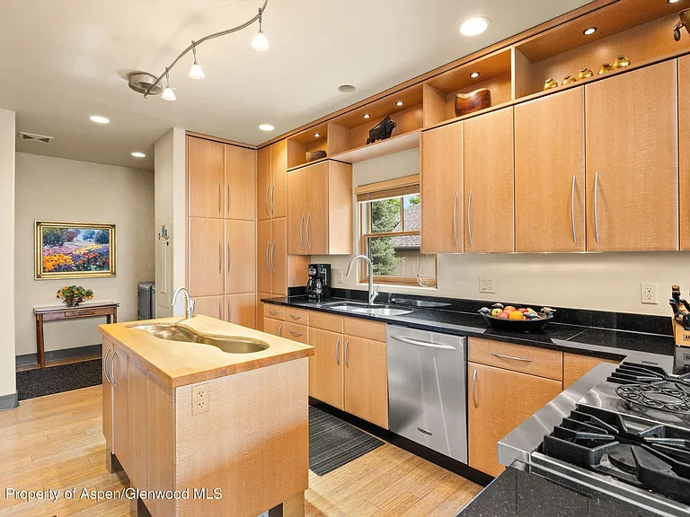 31 Primrose Rd — Photo 6