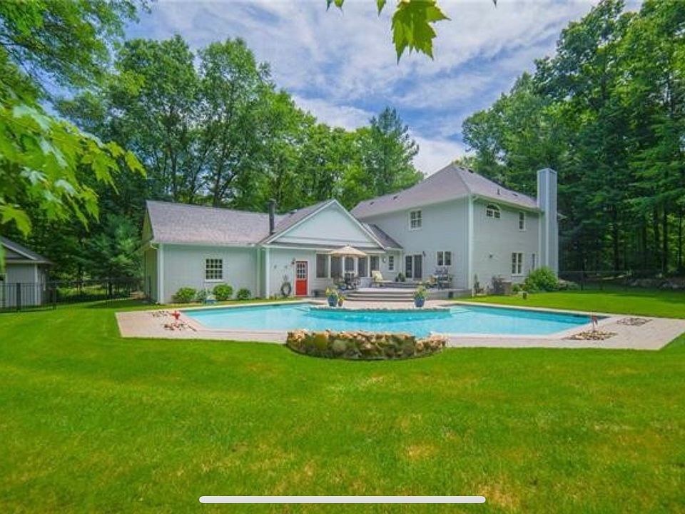 1st image of 10131 Greentree Dr