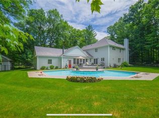 10131 Greentree Dr, Clarkston, MI 48348