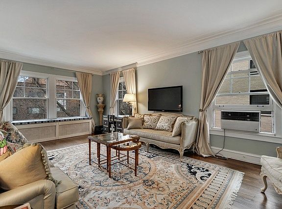 2nd image of 2335 N Commonwealth Ave APT 3H
