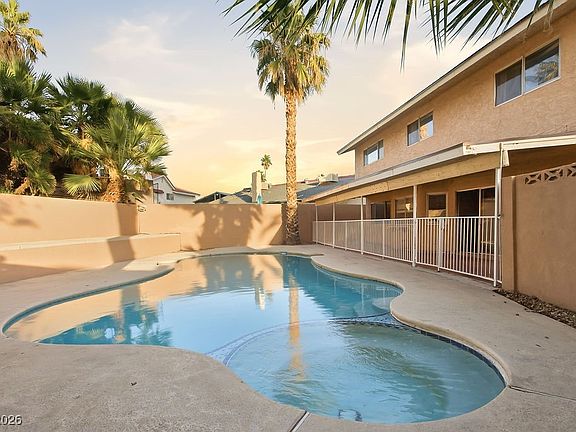 3rd image of 3746 Terrace Dr