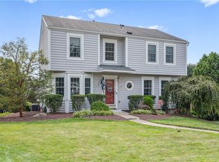 438 Shelbourne Dr, Pittsburgh, PA