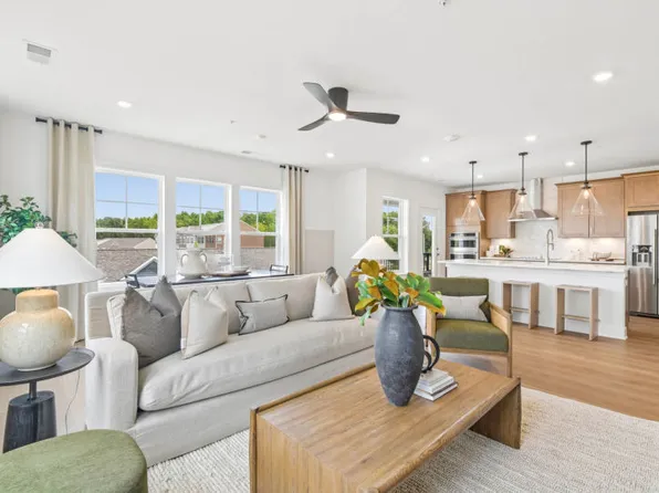 2.2.0 A - Avery Plan, The Flats at Heathcote Village by Del Webb