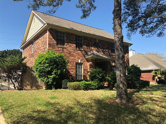 3rd image of 4623 Meadow Green Dr