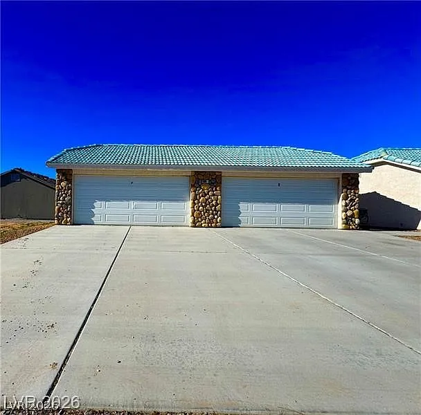2 bed, 2.0 bath, 3812 sqft, $1,250 — Photo 2
