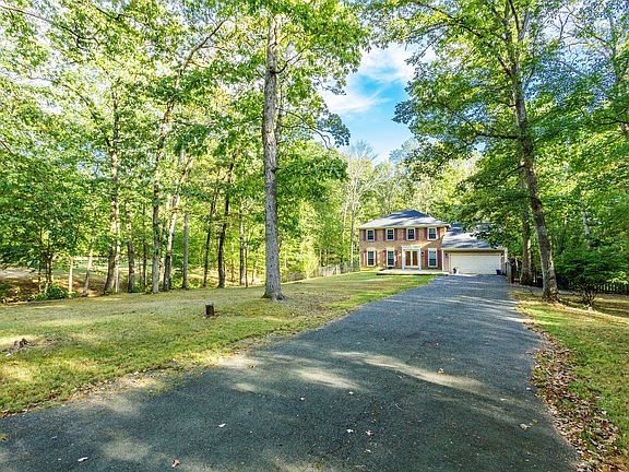 2nd image of 7795 Fern Oak Ct