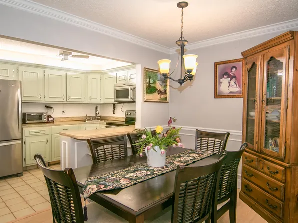 325 Pine Ridge Circle #A-2, Greenacres, FL 33463