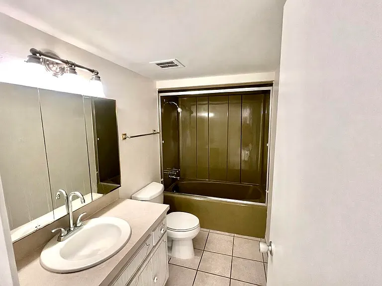 7425 Bay Island Dr S #203 — Photo 10
