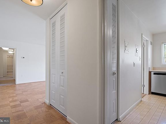 4th image of 10601 Weymouth St APT 204