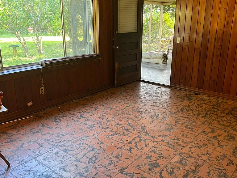 469 Country Club Dr #3 — Photo 3