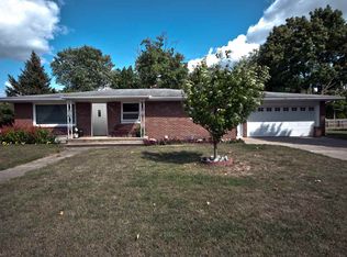 2320 Hawthorne Dr, Elkhart, IN 46517