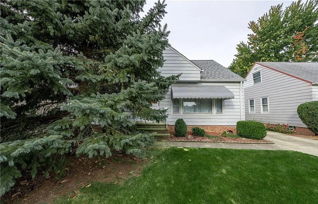 4674 Summer Ln photo 1