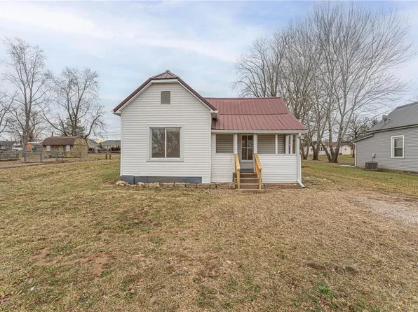 108 S Ravencrest St, Desloge, MO 63601