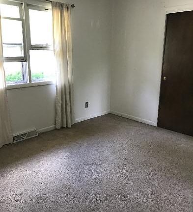 5th image of 584 Hayes St