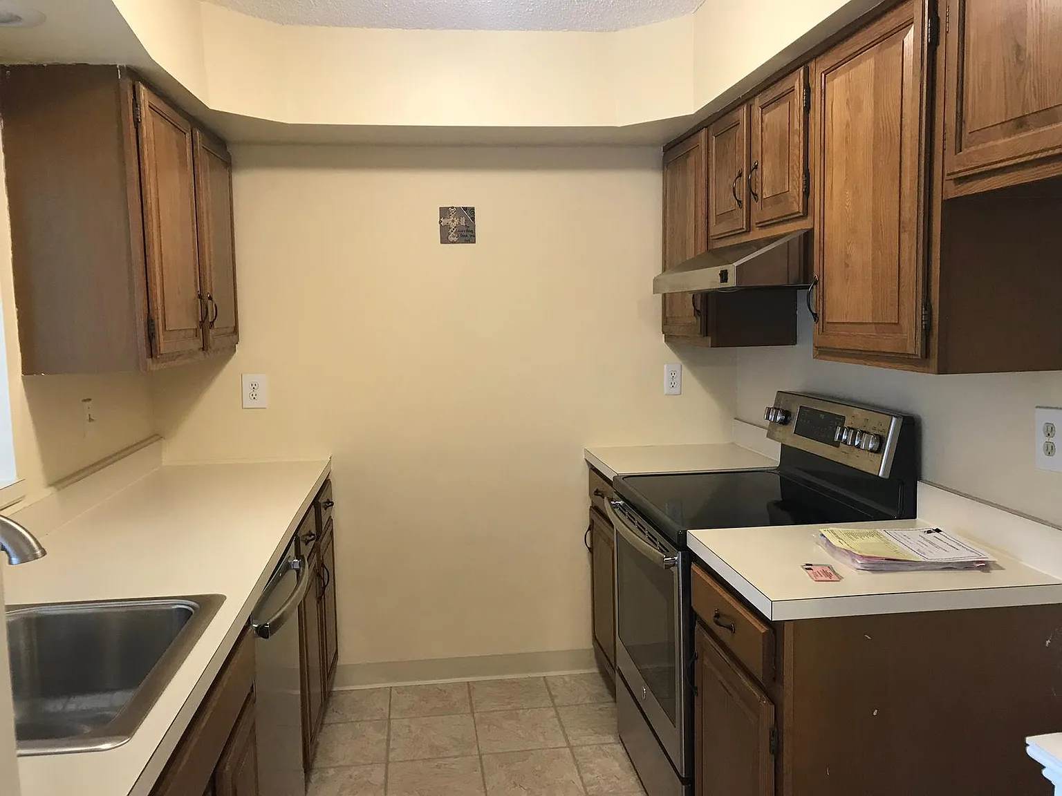 2 bed, 950 sqft, $2,300 — Photo 3