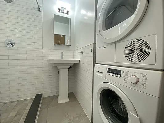 Rented by AZ REALTY NYC LLC | media 8