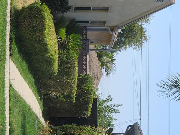 3rd image of 10537 Garfield Ave