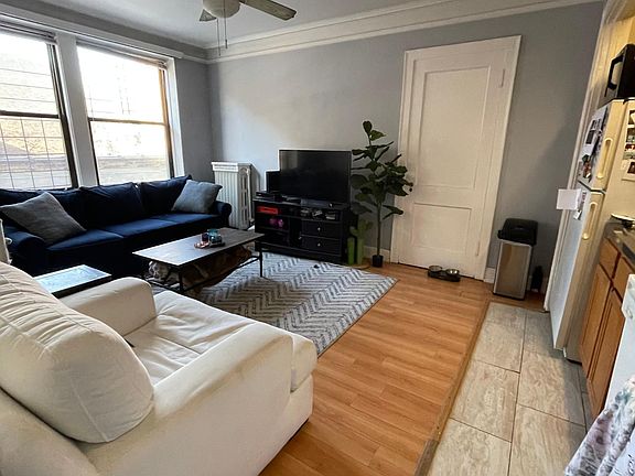 5th image of 525 W Arlington Pl #62467ae87