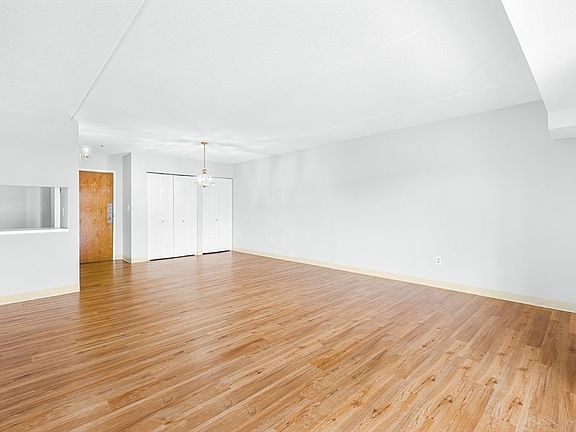 5th image of 159 Main St APT 11C